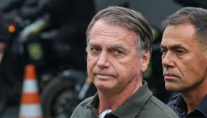  Após retirada de lesões da pele, Bolsonaro volta à prisão domiciliar 